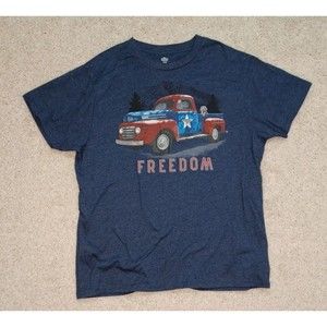 Mens XL Patriotic TShirt Blue Pickup Truck With Dog Short Sleeves Freedom Star